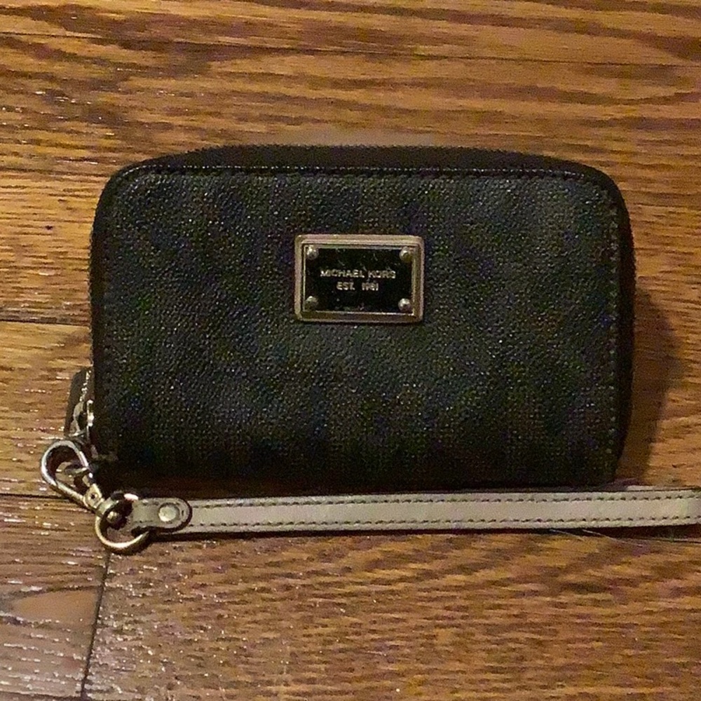 Michael Kors Wristlet Wallet